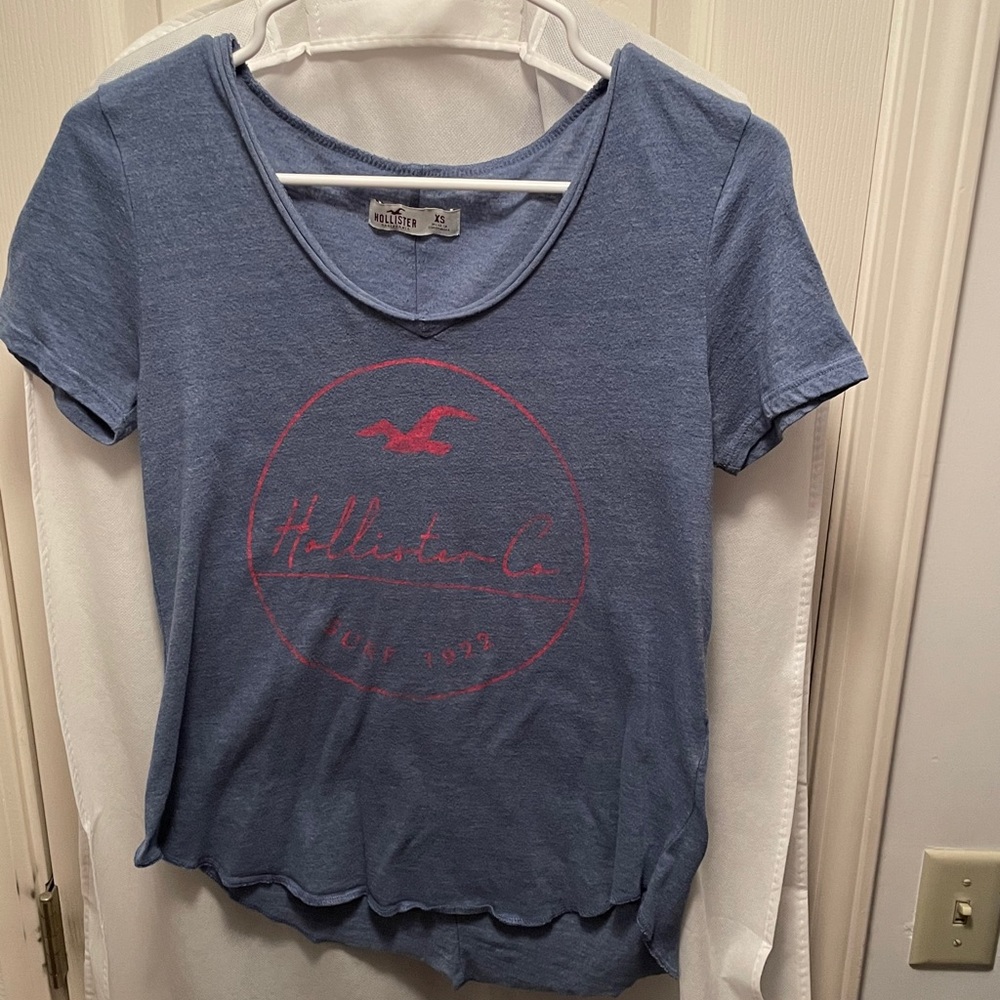 Hollister X-S short sleeved shirt.